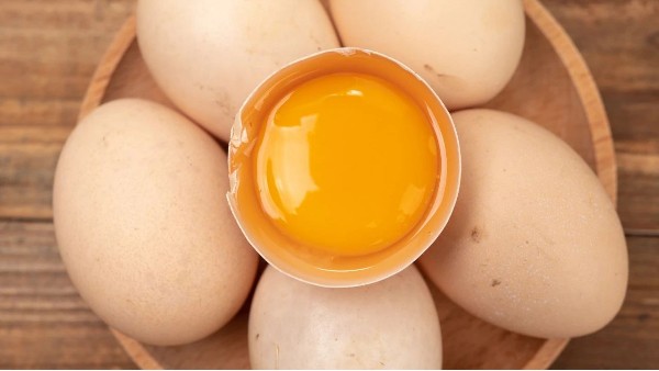 每周吃鸡蛋超过这个量，糖尿病、高血压风险真的会降低！