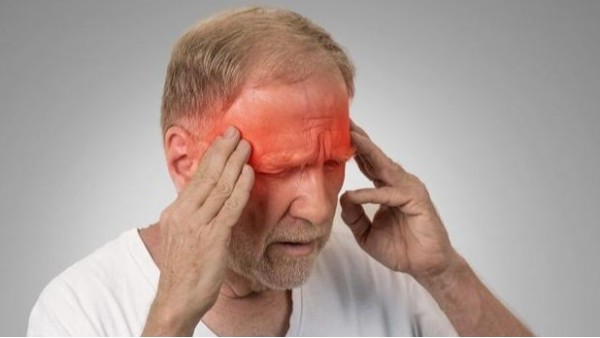 老年高血压患者必须注意动眼神经麻痹问题